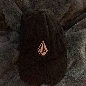 😎NWOT Flexfit Size Small -Med Cap Wardrobe Must Have So Fun to Wear 😎